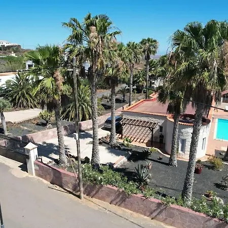 Vila Doce Palmeras, Stunning In Beautiful Gardens