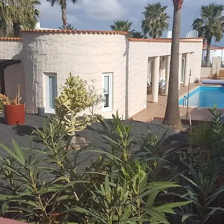 Vila Doce Palmeras, Stunning In Beautiful Gardens La Oliva
