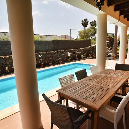 Doce Palmeras, Stunning In Beautiful Gardens Vila La Oliva