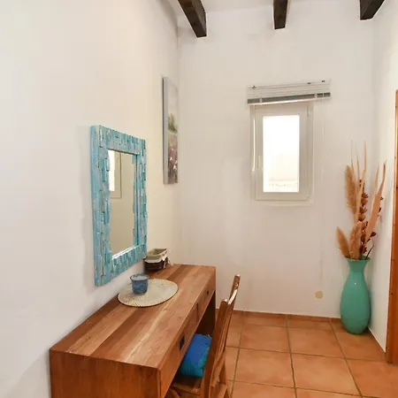Villa Doce Palmeras, Stunning In Beautiful Gardens La Oliva
